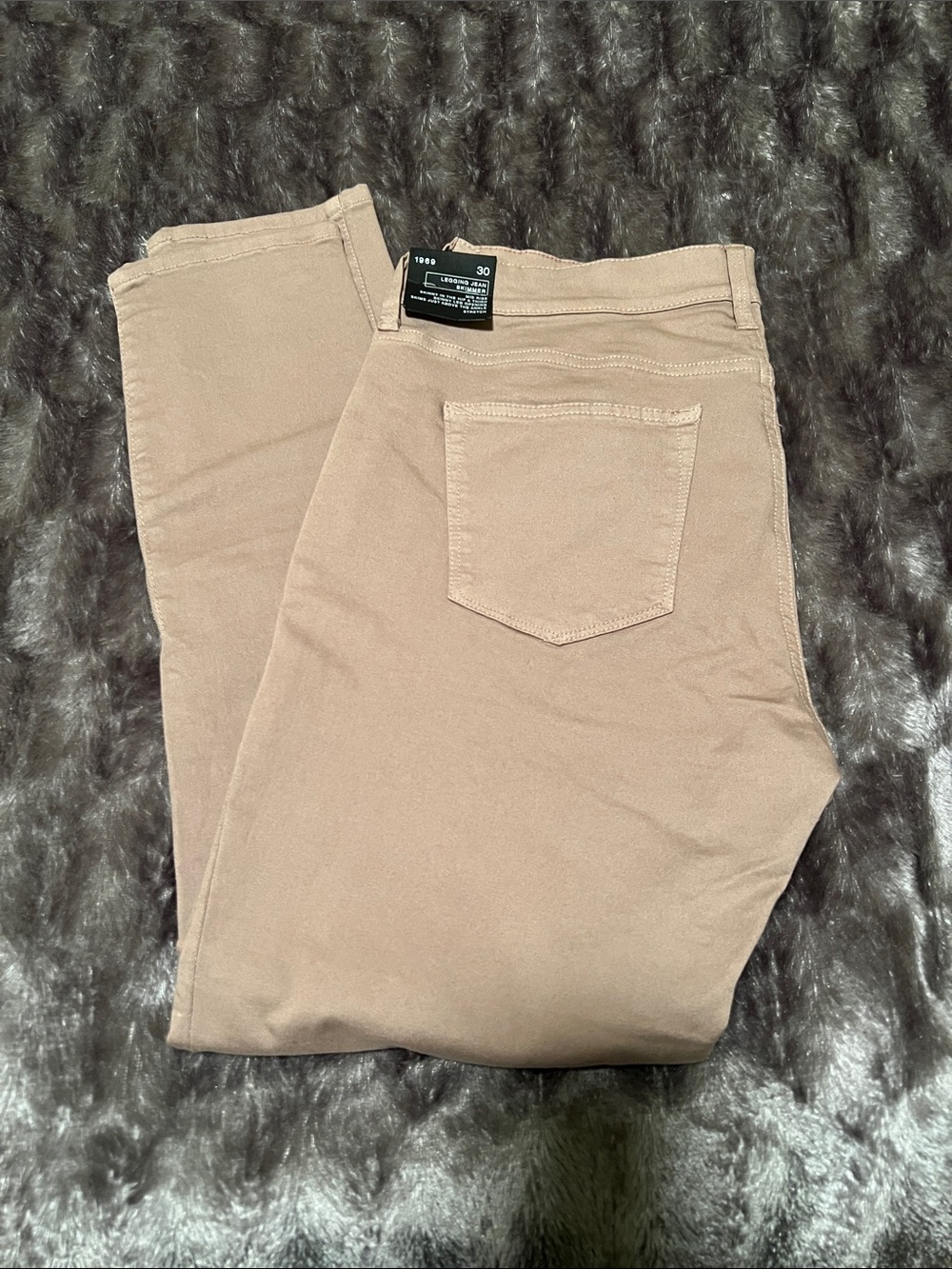 Women’s Gap Legging Jean Skimmer, Tan, size 30